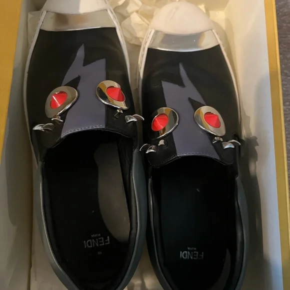 Fendi Faces Studded Leather Skate Sneakers Shoes EUC size 9/40 IN BOX Black